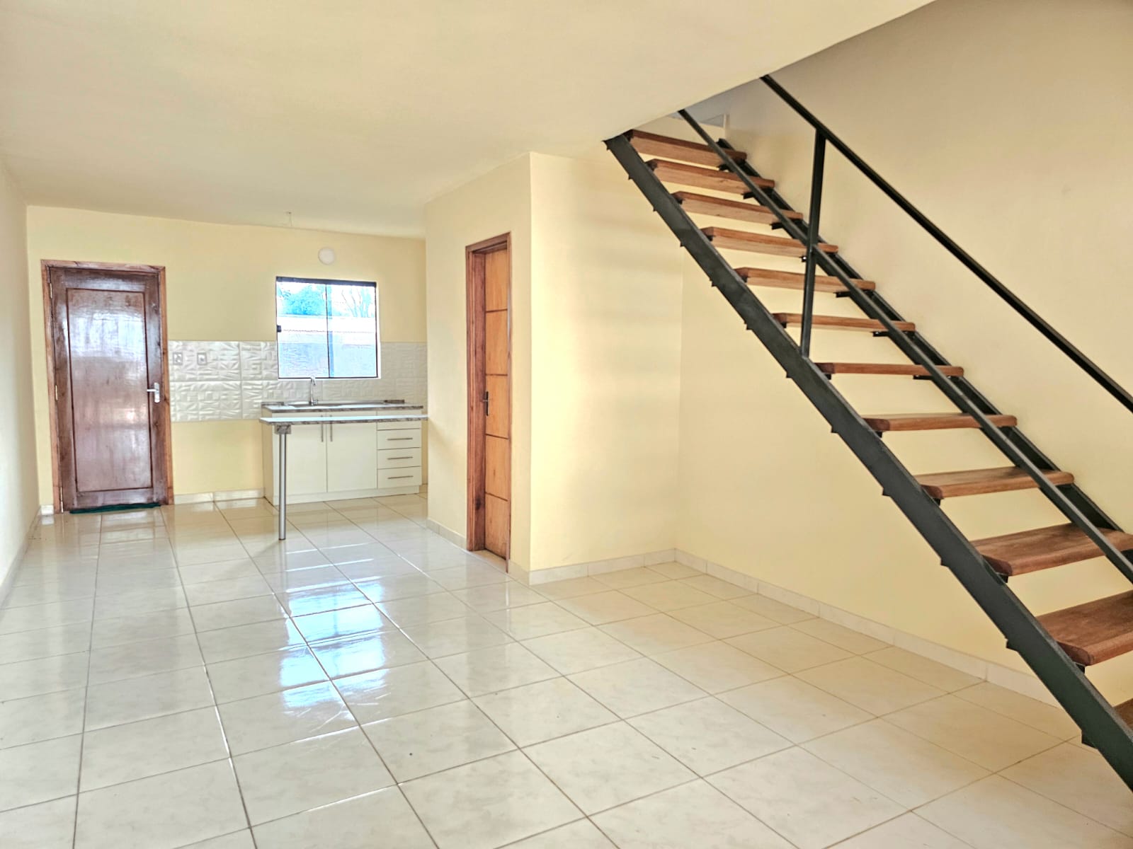 DUPLEX DE 2 DORMITORIOS EN ZONA ITA YVATE Y NANAWA, LUQUE — foto 2