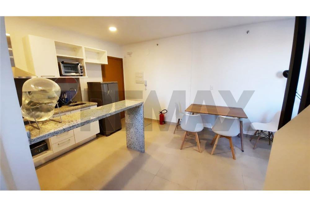 Departamento Dúplex en Alquiler - Edificio Zenith Centro — foto 3