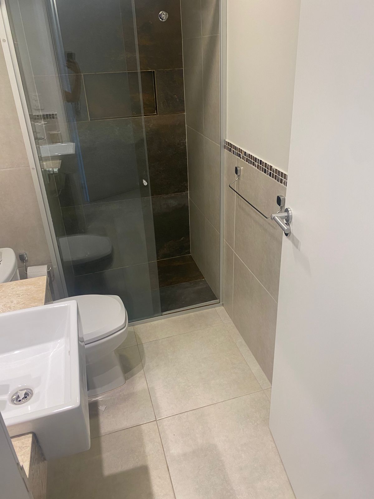 ALQUILO MONOAMBIENTE AMOBLADO EN Edificio Hausen  BARRIO Ycua Satí – ASUNCIÓN — foto 2