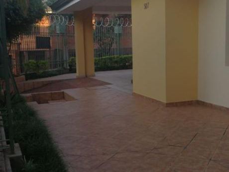 Alquilo Residencia 6 Dormitorios, Zona Embajada Americana