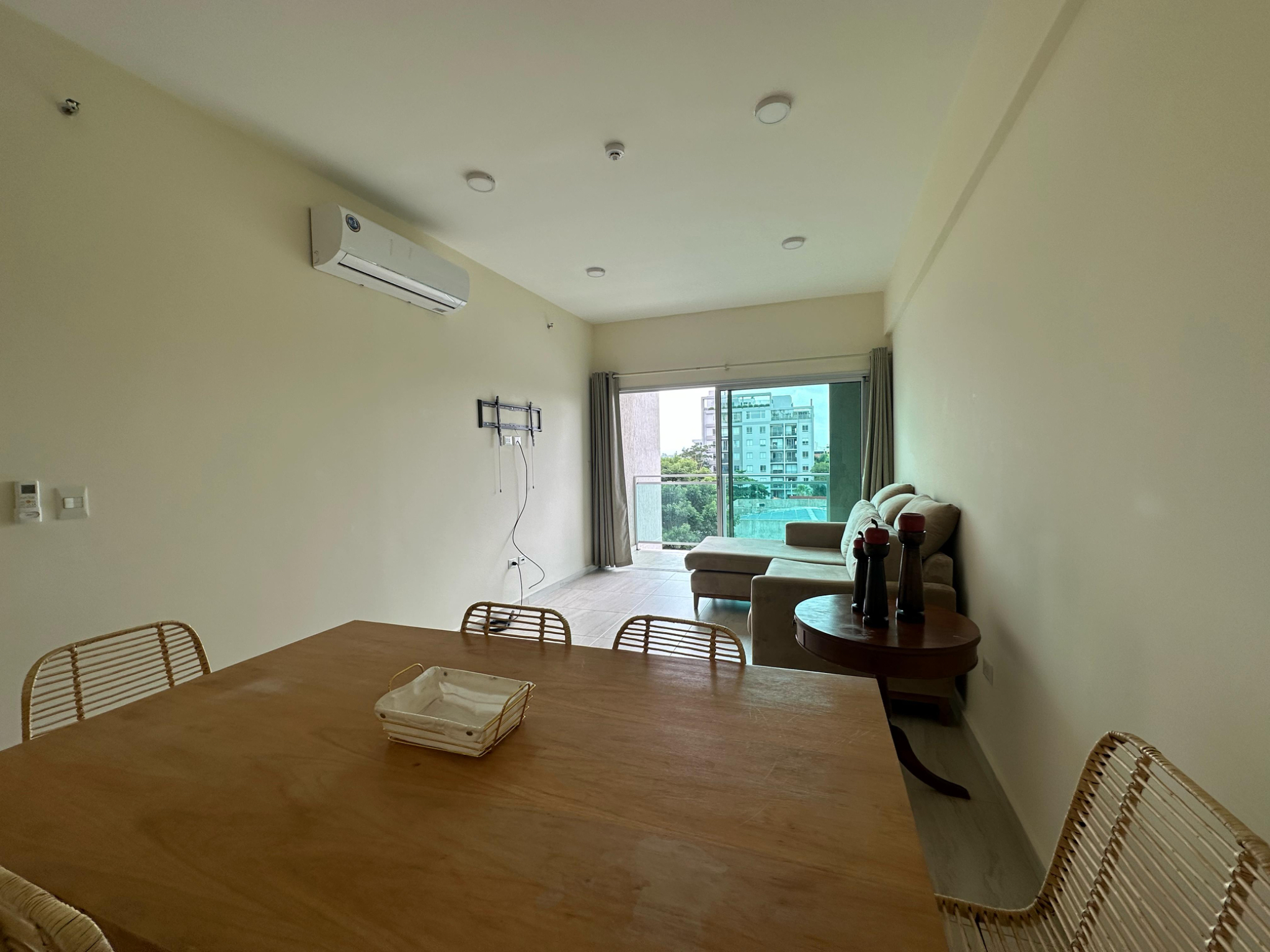 VENDO DEPTO AMOBLADO DE 2 DORMITORIOS ZONA LA CUADRITA — foto 3