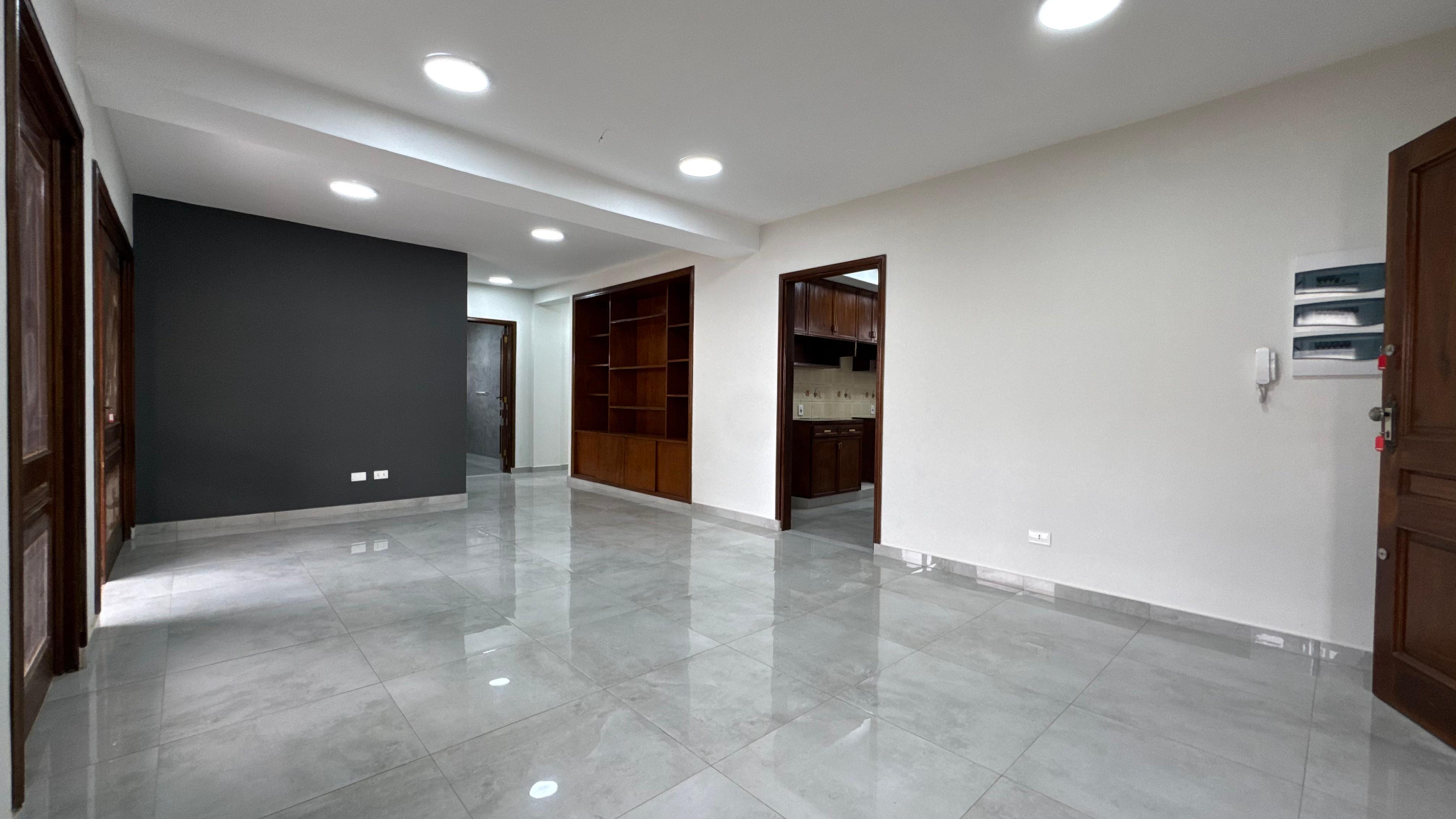 EDIFICIO EN VENTA A METROS DE LA RUTA 2 CIUDAD DEL ESTE PABLO ROJAS — foto 3
