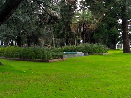 En Predio Cerrado, Vigilancia 24hs, Parque