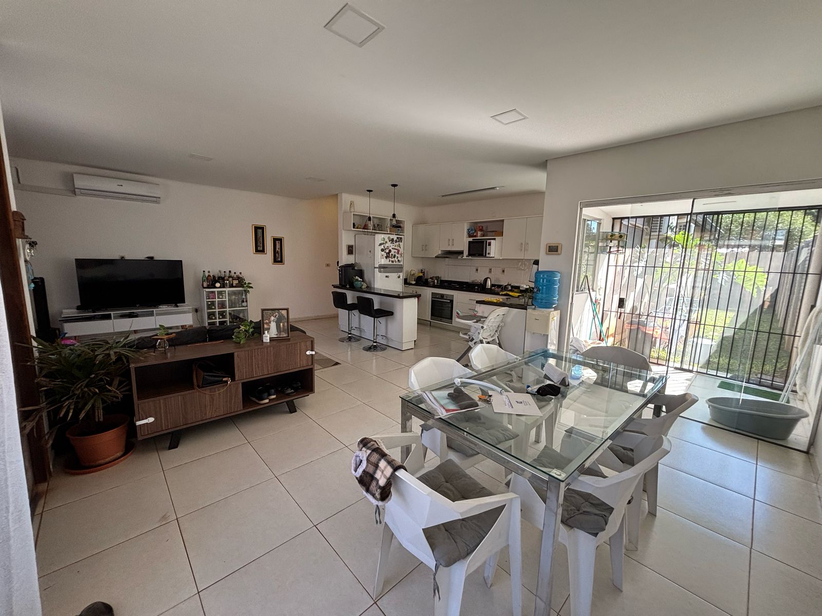 VENDO DUPLEX EN LOMA MERLO - LUQUE — foto 3
