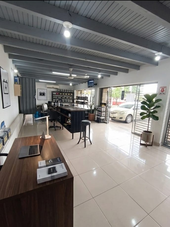 Vendo salón comercial + 4 departamentos — foto 2
