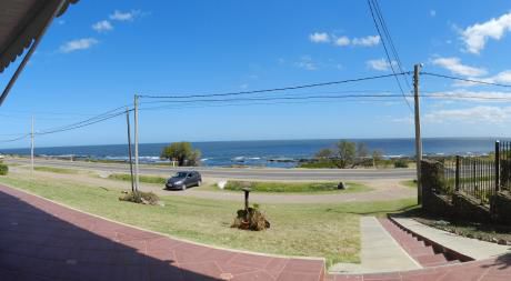 Casa Frente Al Mar En Playa Grande, Piriapolis