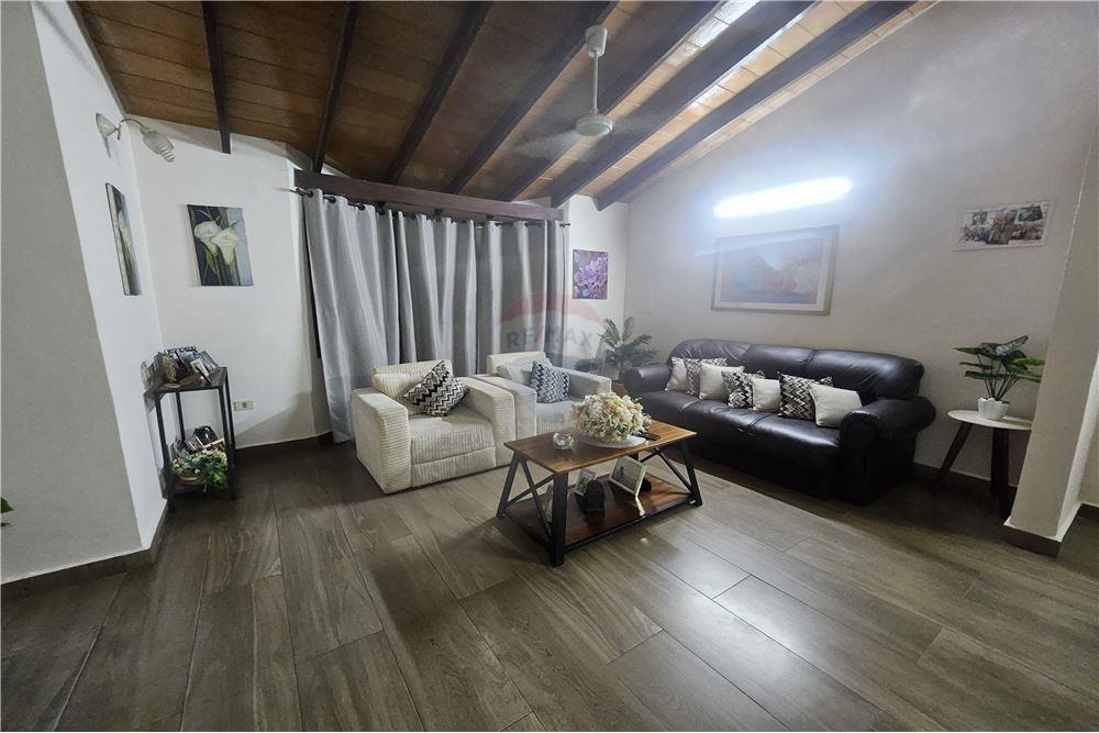 Casa en venta en Lambaré — foto 2