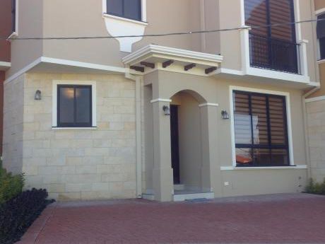 En Exclusivo Condominio Casas Townhouse De 2 Plantas En Tiquipaya