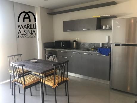 Departamento En Zona Residencial