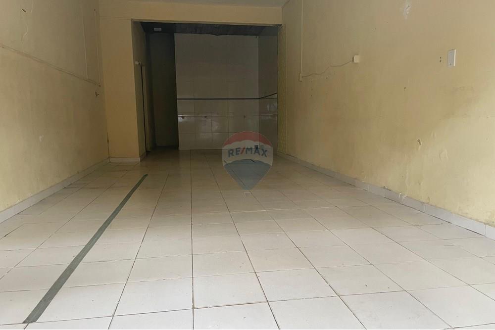 Local Comercial - Alquiler - Luque, Paraguay — foto 2