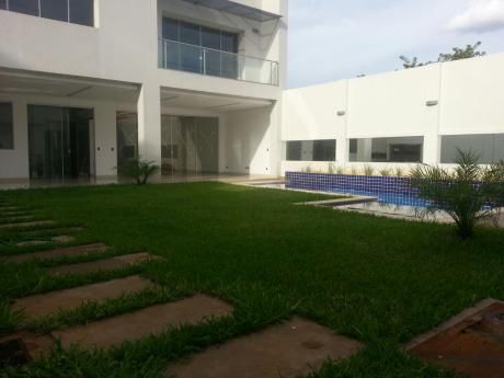 Mansión A Estrenar-barrio Mcal. Estigarribia-los Laureles