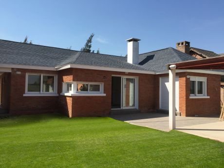 Hermosa Casa A Estrenar En La Tahona