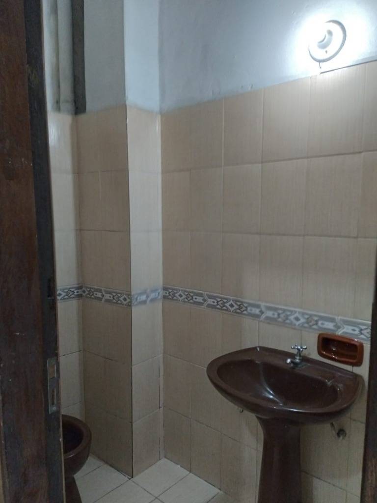 Salon comercial en alquiler sobre Av. Fernando de la Mora - Vista Alegre — foto 3