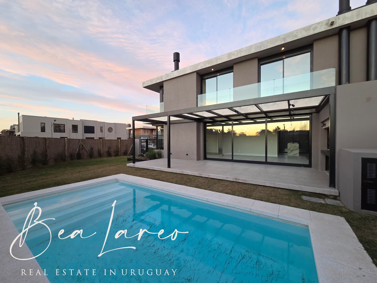 Moderna casa a estrenar en alquiler en Barrio Parques