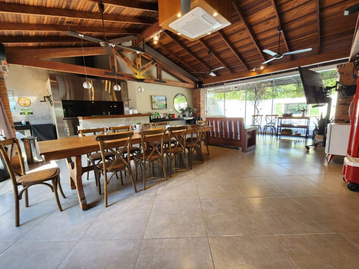 OFERTA ALQUILO LUJOSA  RESIDENCIA EN LUQUE — foto 3