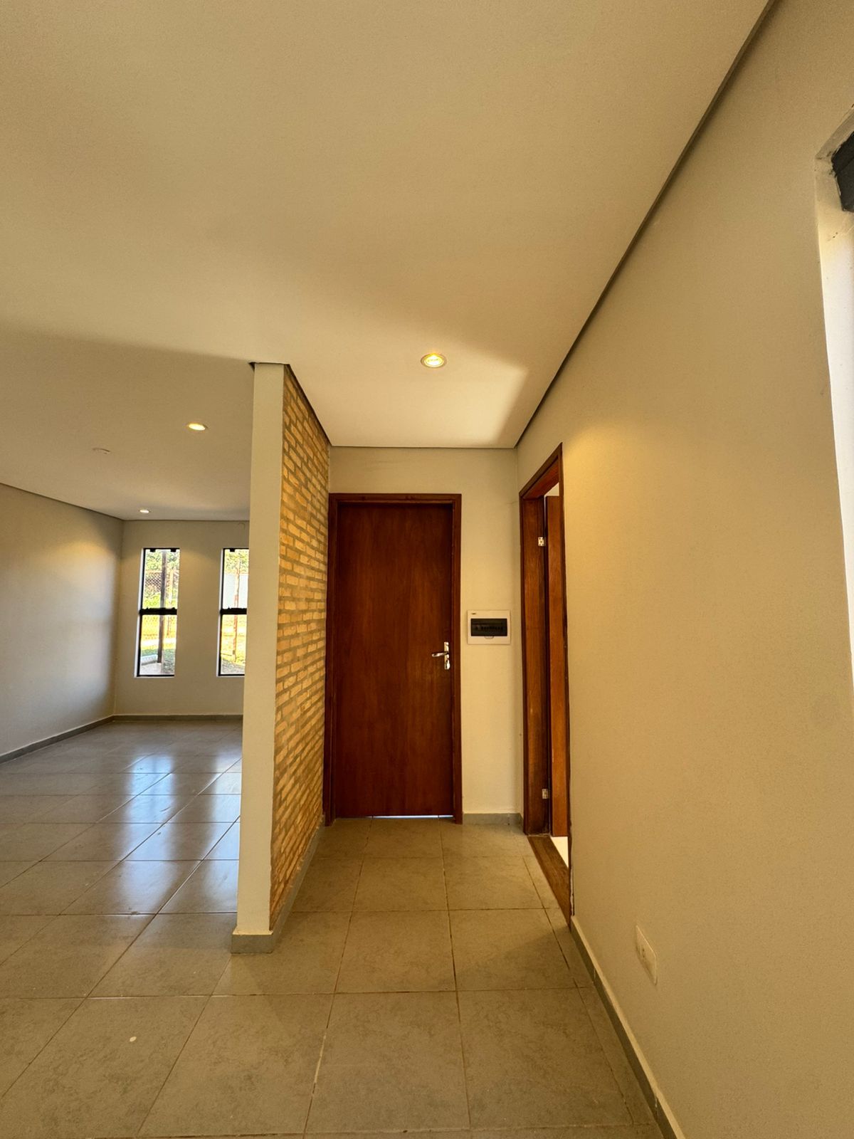 CASA EN CAÑADA GARAY - LUQUE — foto 3