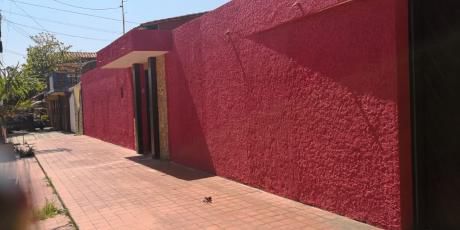 Inmobiliaria Ofrece: En Anticrético Casa Independiente Zona Este Av. Paragua 2do