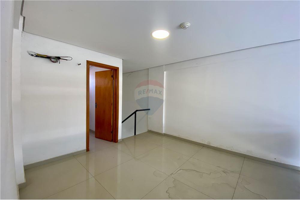 SALON COMERCIAL - ALQUILER - MERCADO SAN LORENZO — foto 3