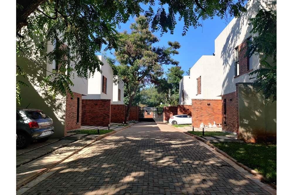 Vendo duplex en condominio Jardines de loma Merlo — foto 2