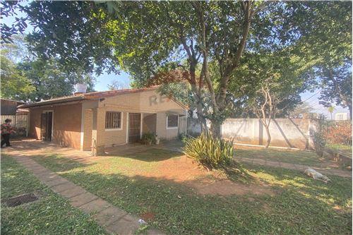 VENDO CHALET CON AMPLIO TERRENO - LUQUE — foto 3