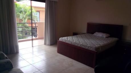 Alquilo Casa En Bo Cerrado - Los Laureles