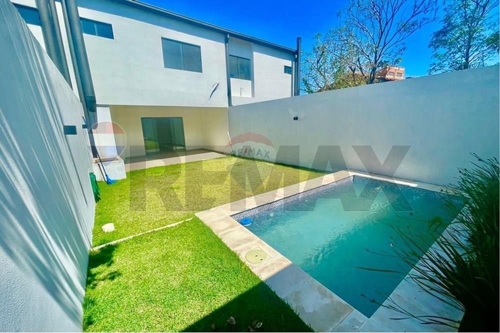 Casa en venta en Loma Pytá