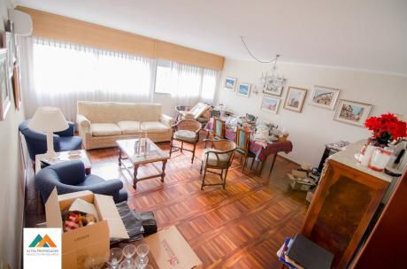 Apartamento Al Frente, Excelente Estado De Conservación