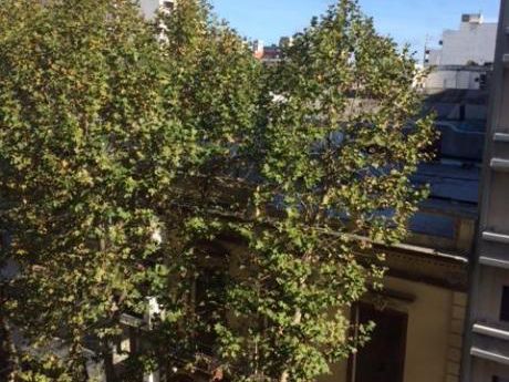 Requena Y Brandzen , Amplio Apartamento Todo Esquina