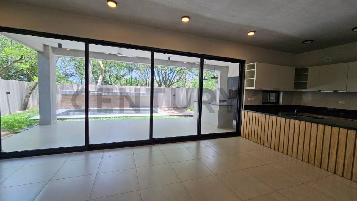 Vendo casa a estrenar en San Bernardino cerca de Petrobras Av. Kennedy — foto 2