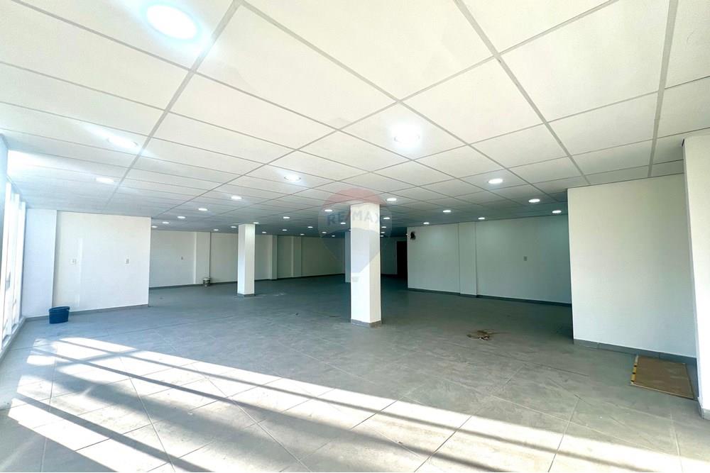 Alquiler Salón comercial sobre Av. Fdo. de la Mora z/ Nazareth — foto 2