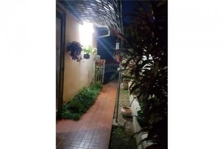 Casa De 3 Dormitorios - Fdo De La Mora Zona Sur