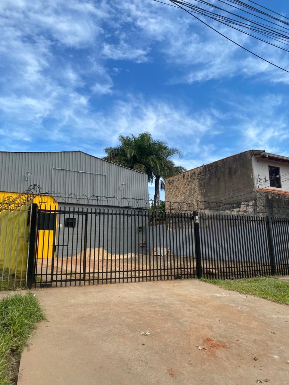 HERMOSO TINGLADO EN ALQUILER EN SAN LORENZO ZONA AVELINO MARTINEZ — foto 2