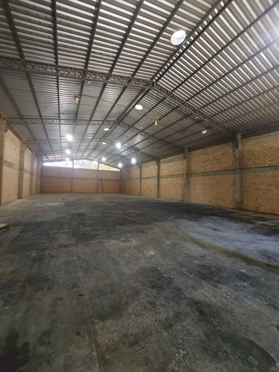 Alquilo tinglado en mariano (600 mt2) — foto 2