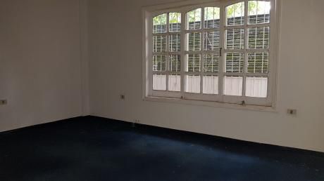 Alquilo Oficina En Planta Alta Zona Villa Morra