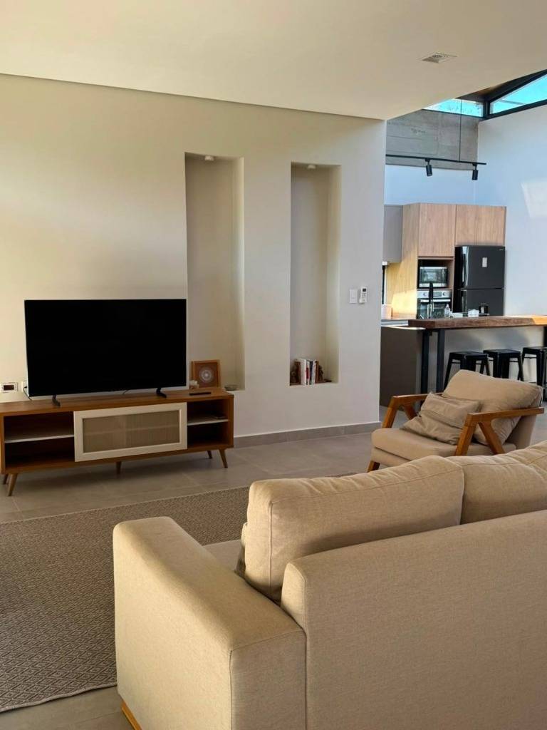 VENDO BELLA CASA EN SANBER CON VISTA AL LAGO MEDIDAS — foto 3