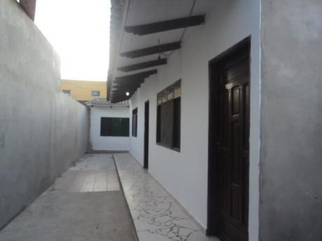 Casa Independiente De 2 Dormitorios Sin Garaje.