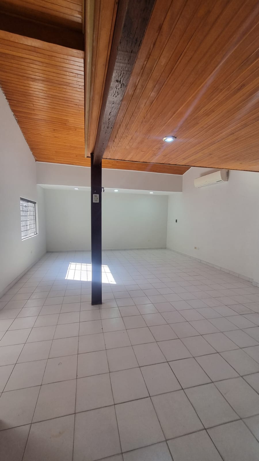 ALQUILER DE CASA EN BARRIO SANTA LIBRADA, VILLA CORINA – ASUNCIÓN — foto 3