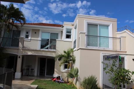Se Vende Casa Estilo Amaricana - B° Residencial Carmelitas