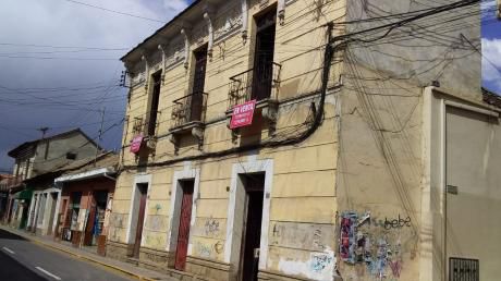 Atención Inversionistas Hermoso Terreno A 3 Cuadras De La Plaza Principal-cbba
