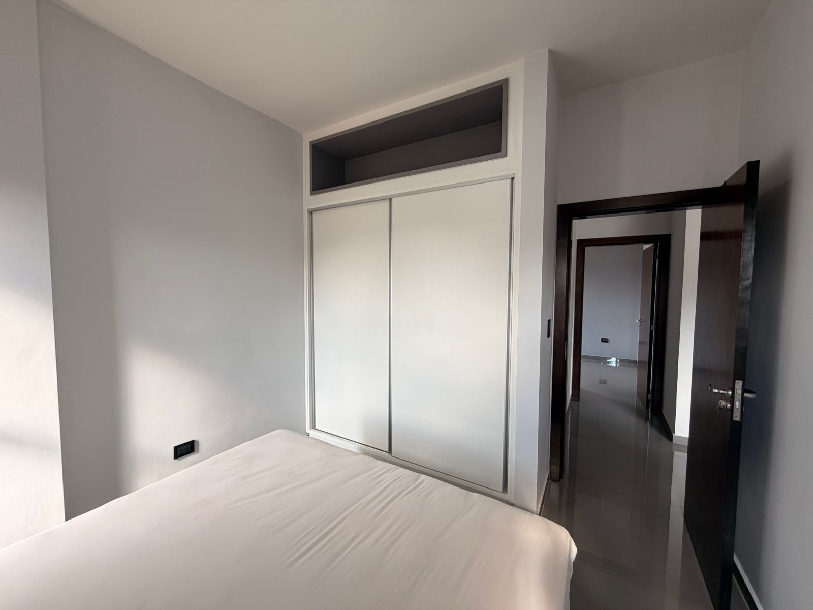 Alquilo Moderno Departamento Semi Amoblado — foto 3