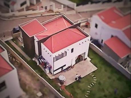 Preciosa Casa En Venta En Irpavi, Urbanización Privada Los álamos