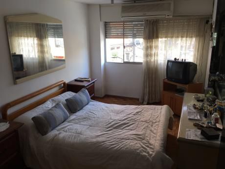 Excelente Planta 105m2 Total. Patio Con Parrillero Y Garaje