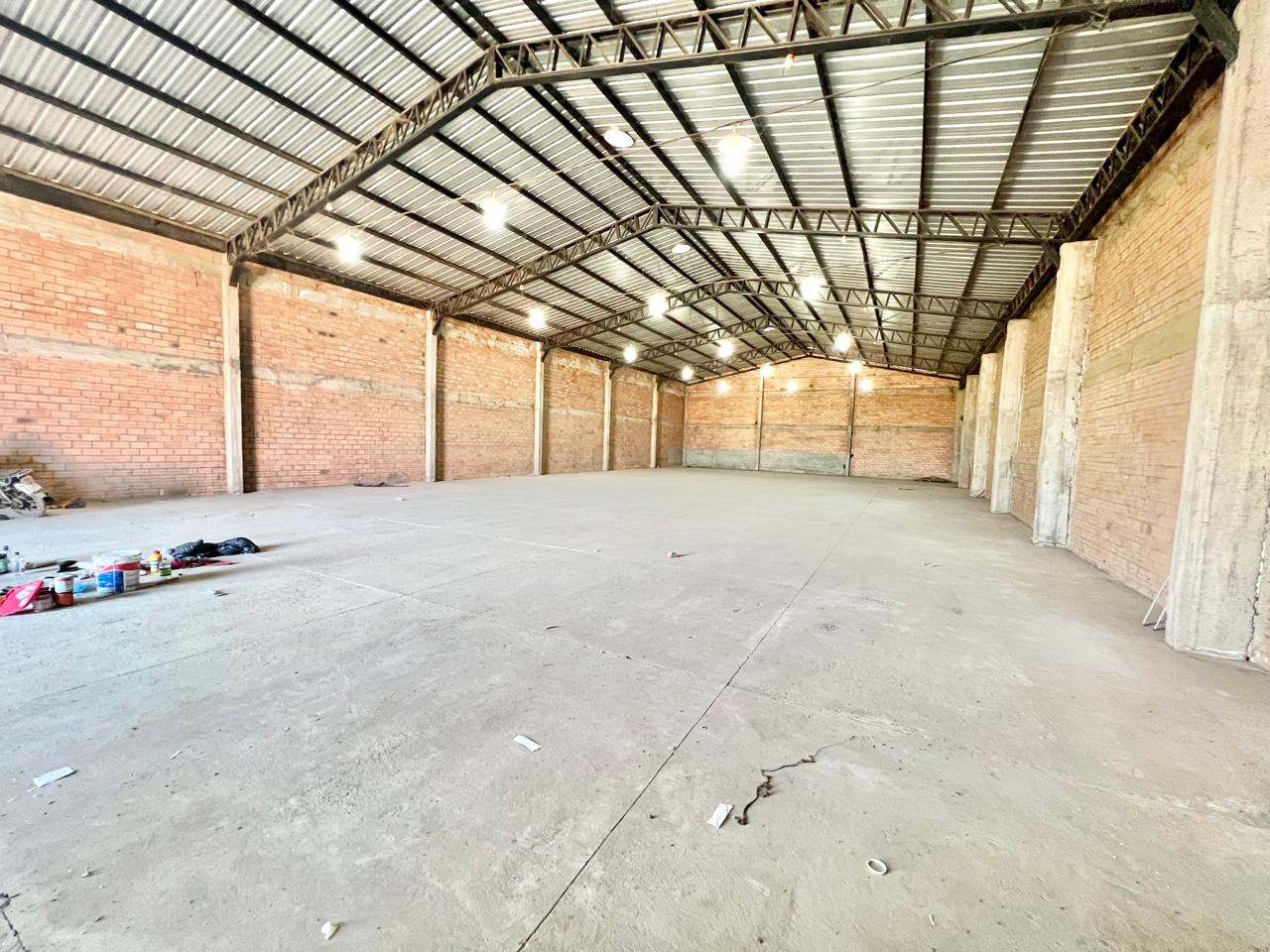 En Alquiler Depósito de 592 m2 en Mariano Roque Alonso A345 — foto 3