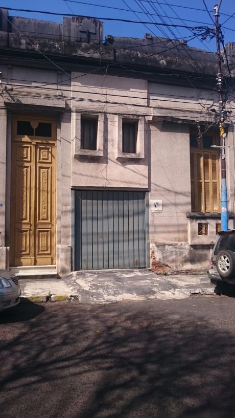 Vendo V-013 Casa/terreno - Barrio Encarnación/asunción