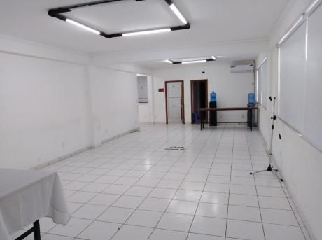 Locales/oficinas Av. Banzer