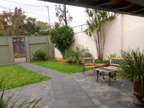 Casa En Venta En Fernando De La Mora - Zona Sur - Pitiantuta