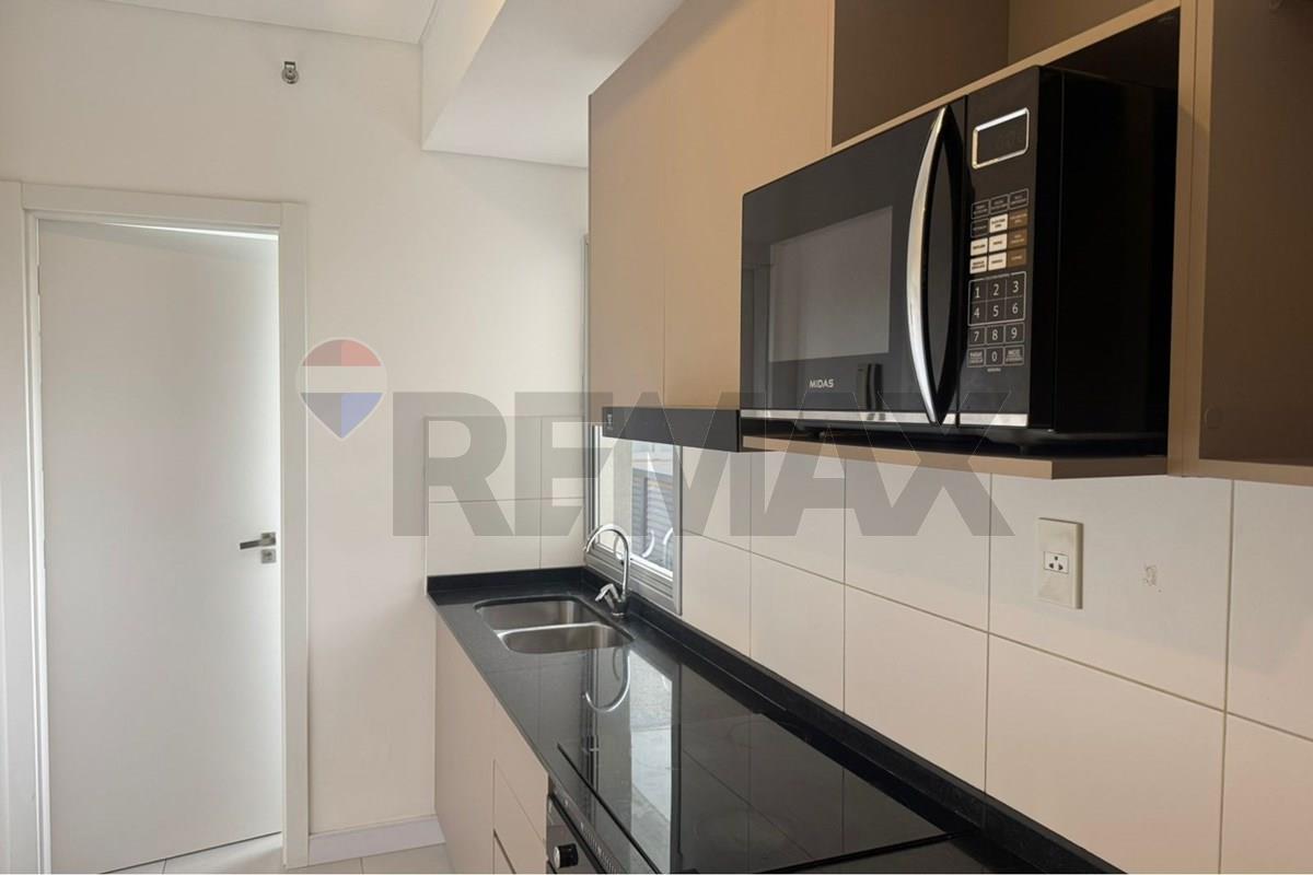 En Alquiler. Departamento en el EDIFICIO FORTALEZA — foto 3