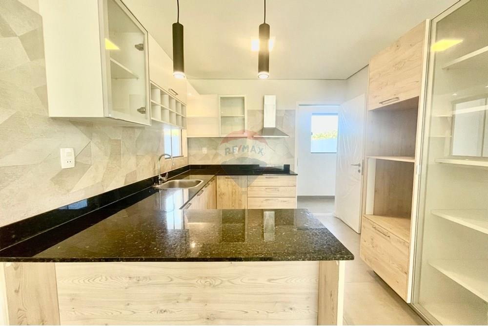 FINO DUPLEX A ESTRENAR CON PISCINA EN LOMA PYTA — foto 2