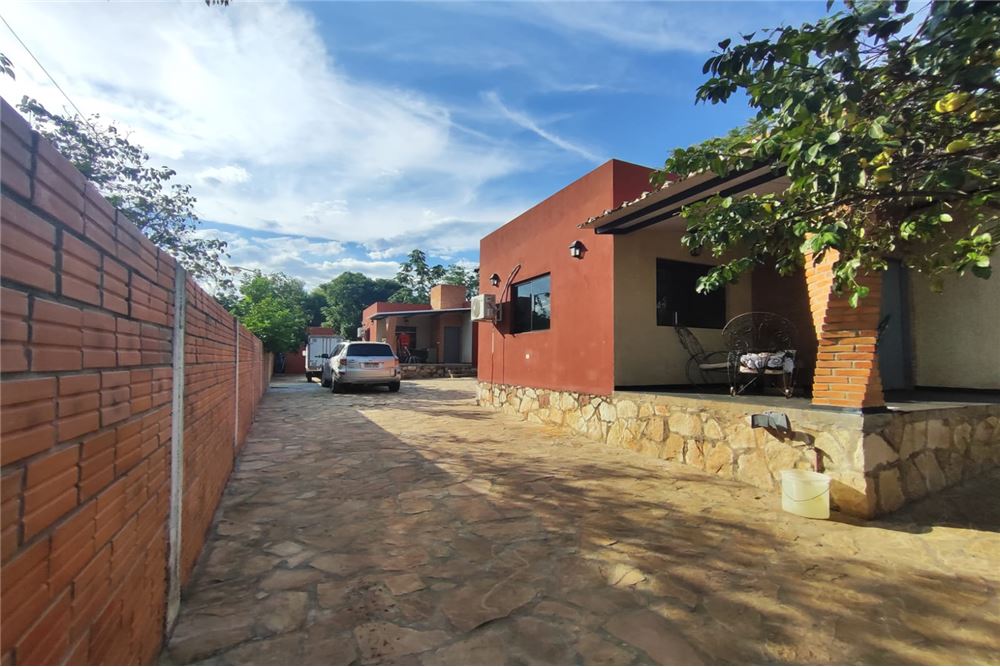 TERRENO CON DOS CHALETS AMOBLADOS — foto 3