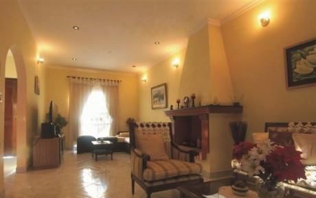 Se Vende Residencia De 390 M2. En Lambaré, Zona De La Municipalidad